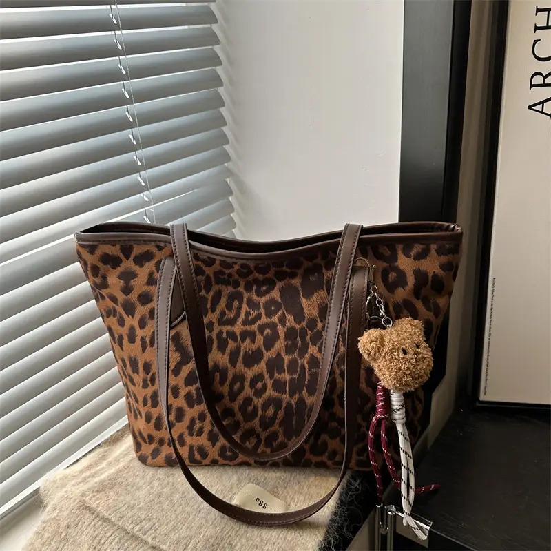 Leopard Print Large Capacity Women's Tote Bag - Image 7