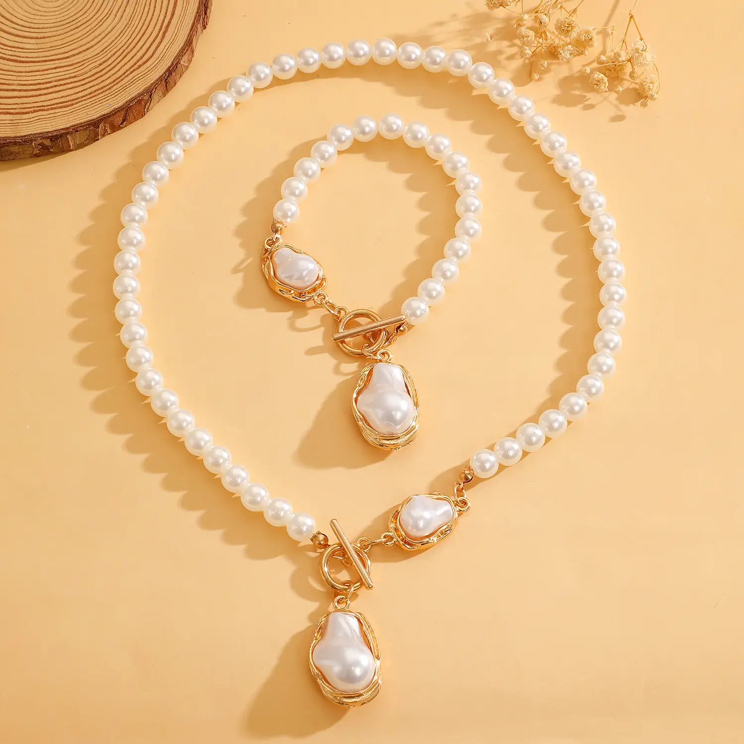 Pearl Necklace Set with Pearl Bracelet and Baroque Design — feature 40