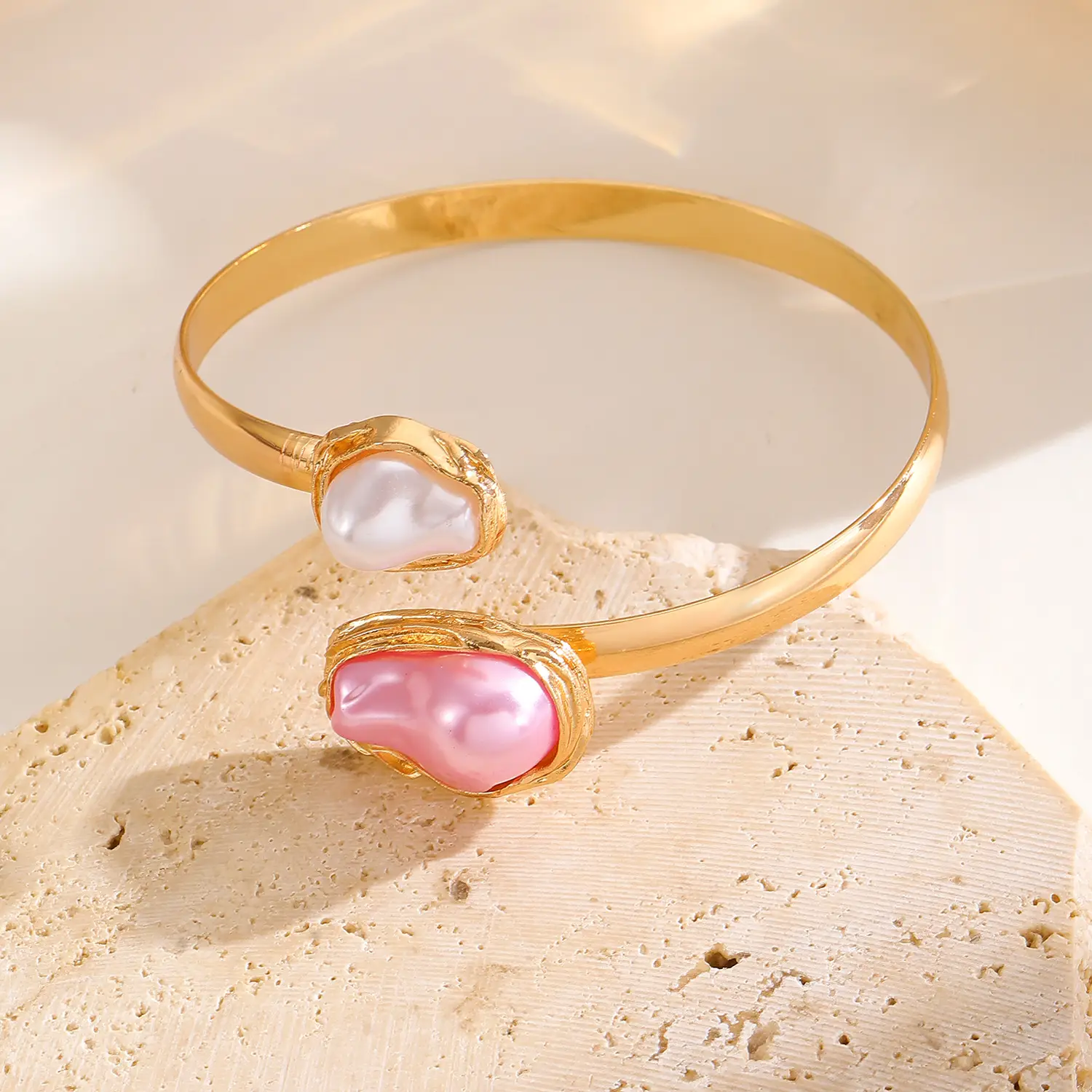 Pearl Necklace Set with Pearl Bracelet and Baroque Design — feature 46