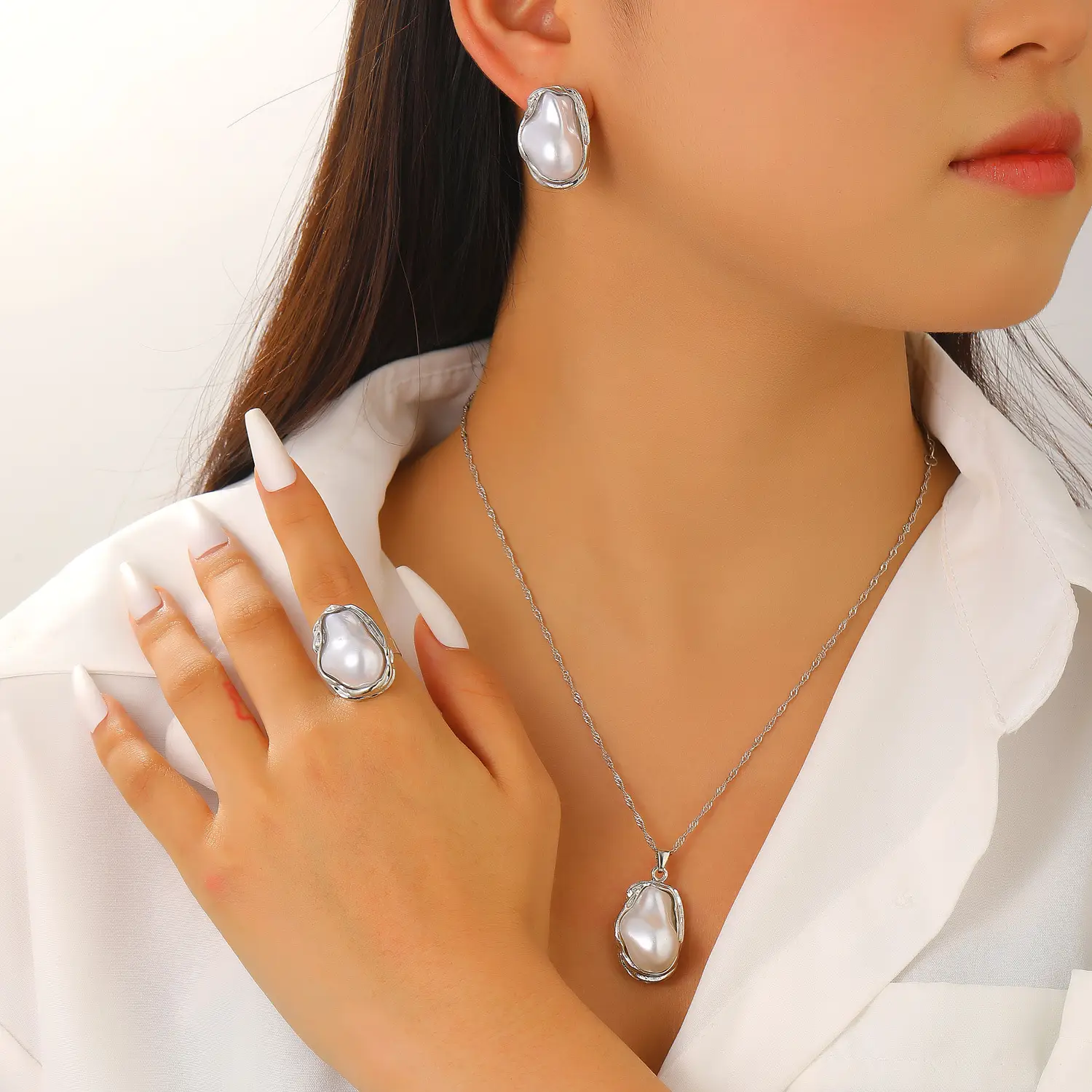 Pearl Necklace Set with Pearl Bracelet and Baroque Design - Image 16