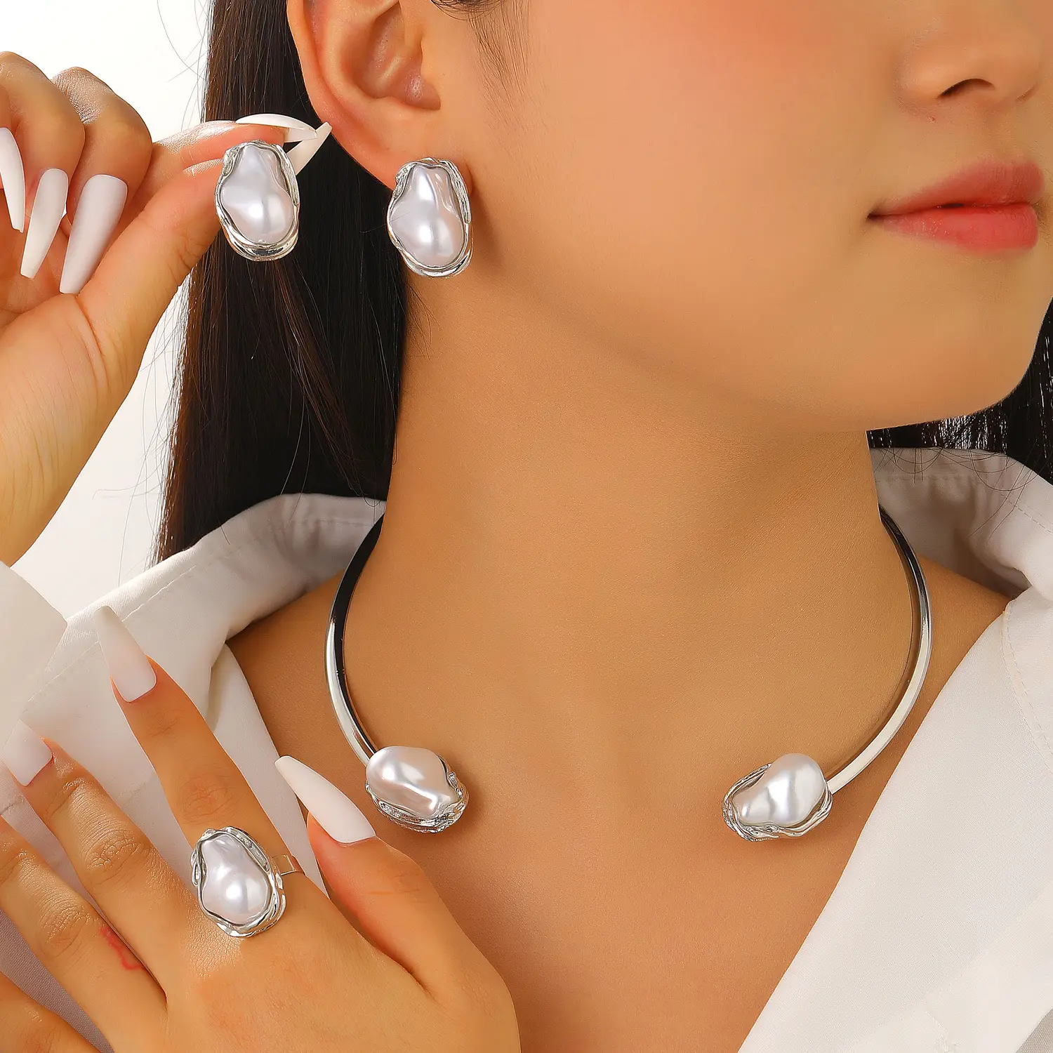 Pearl Necklace Set with Pearl Bracelet and Baroque Design - Image 18