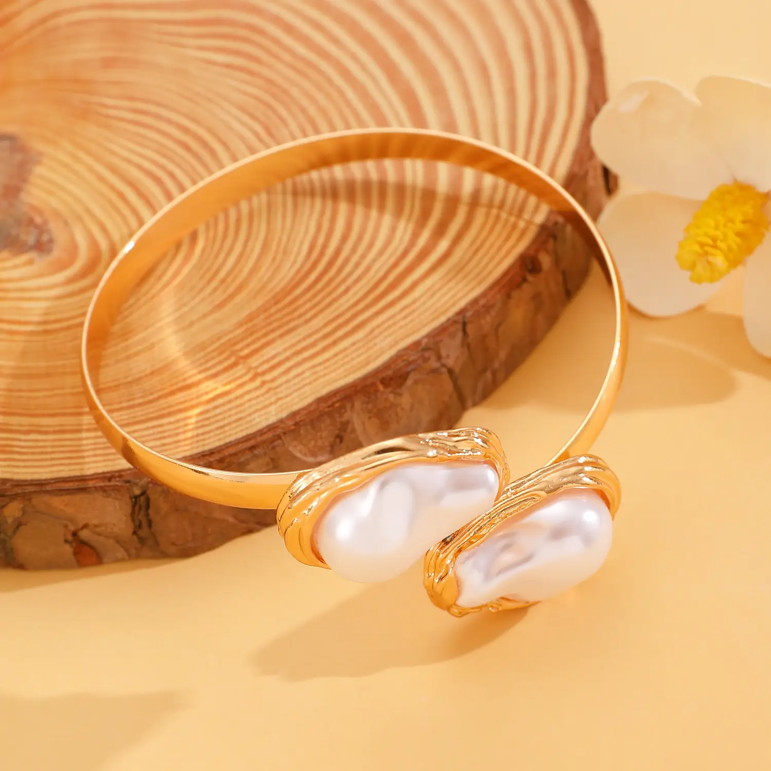 Pearl Necklace Set with Pearl Bracelet and Baroque Design - Image 3