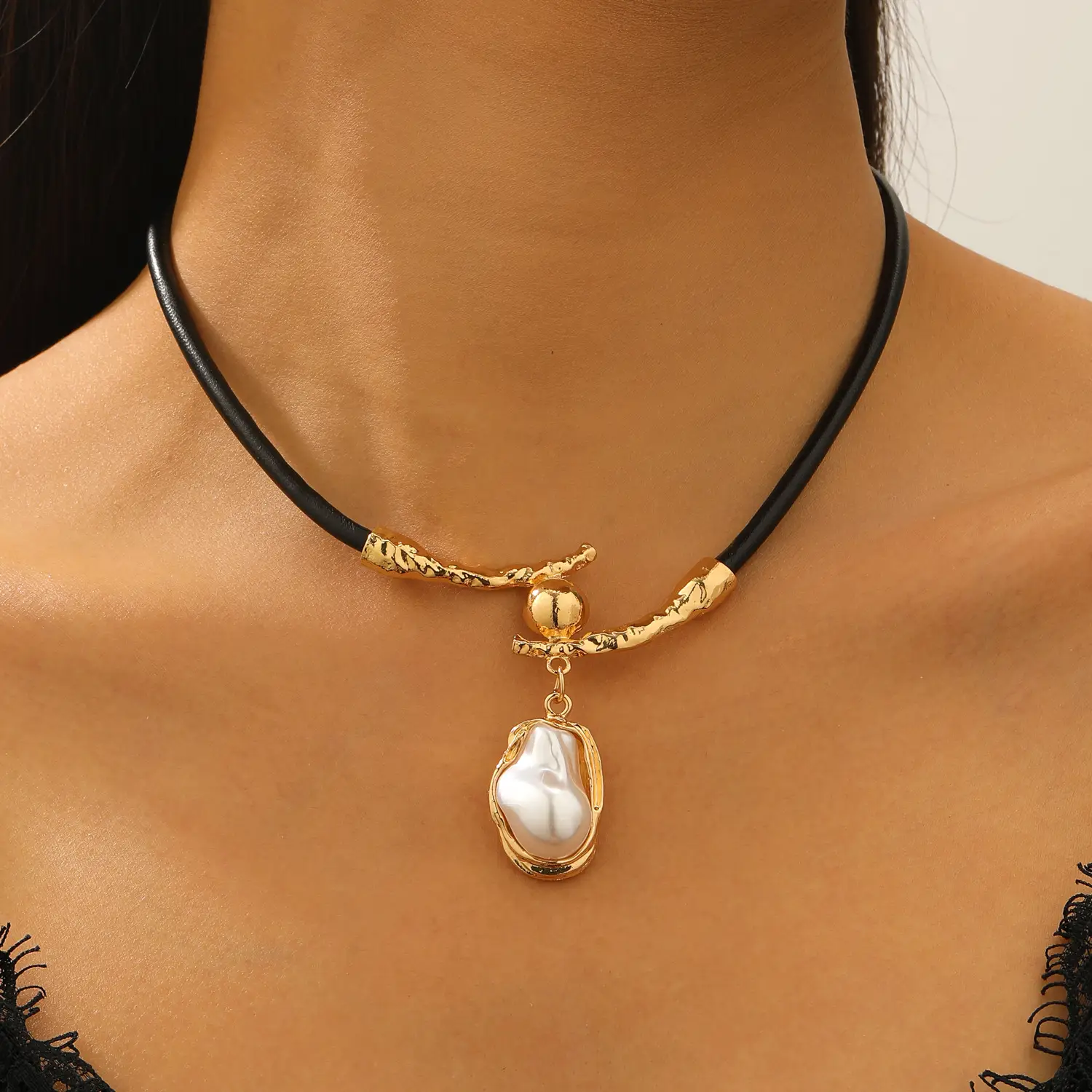 Pearl Necklace Set with Pearl Bracelet and Baroque Design - Image 36