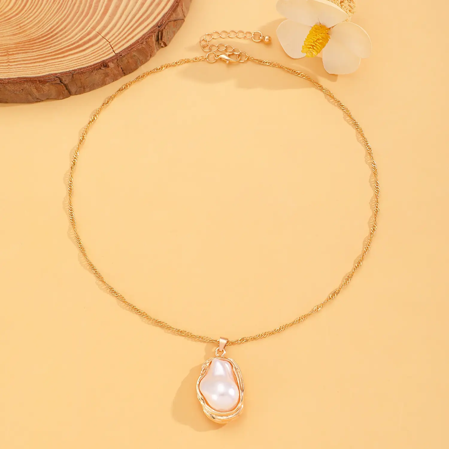 Pearl Necklace Set with Pearl Bracelet and Baroque Design - Image 4