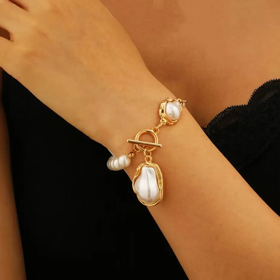 Pearl Necklace Set with Pearl Bracelet and Baroque Design - Image 40