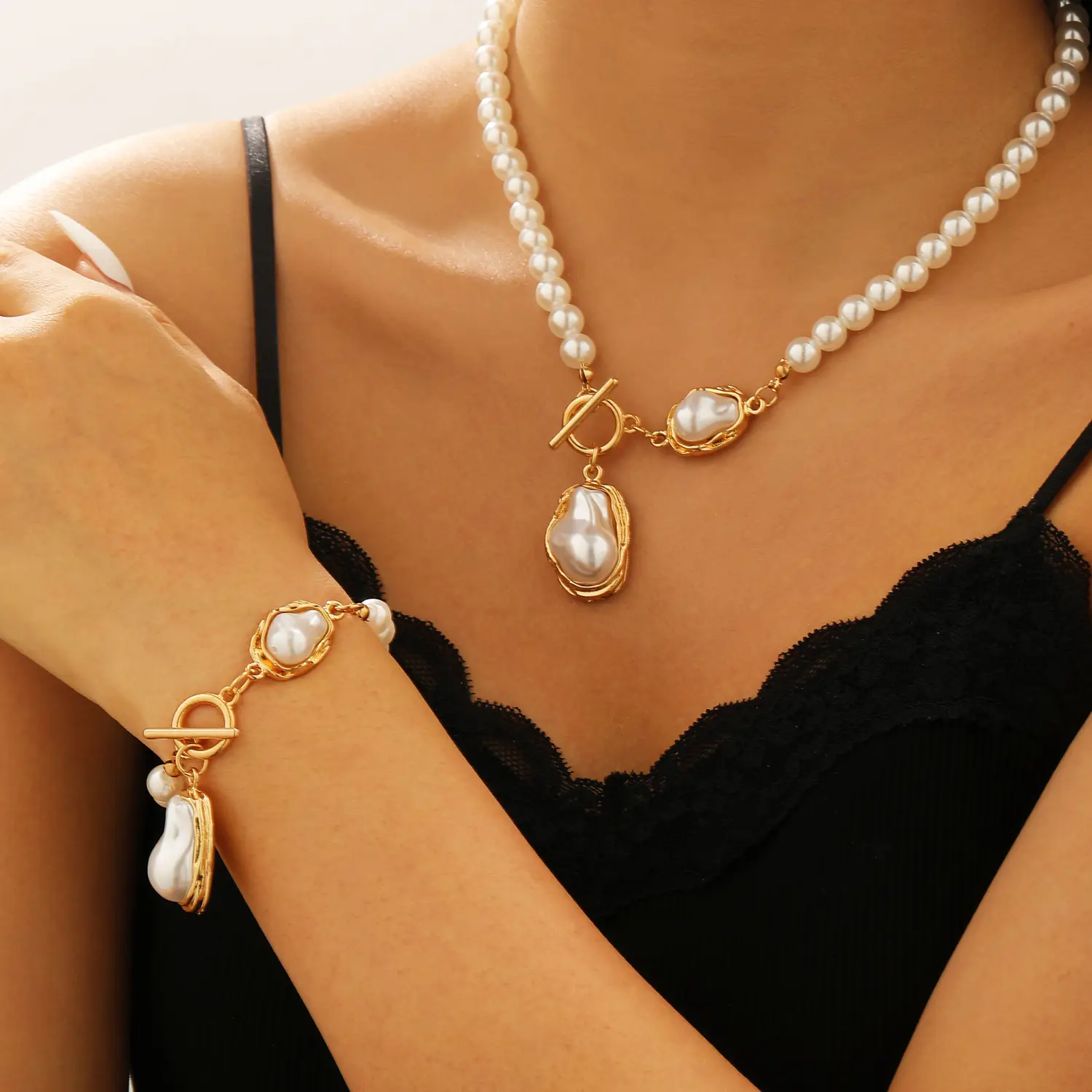 Pearl Necklace Set with Pearl Bracelet and Baroque Design - Image 42
