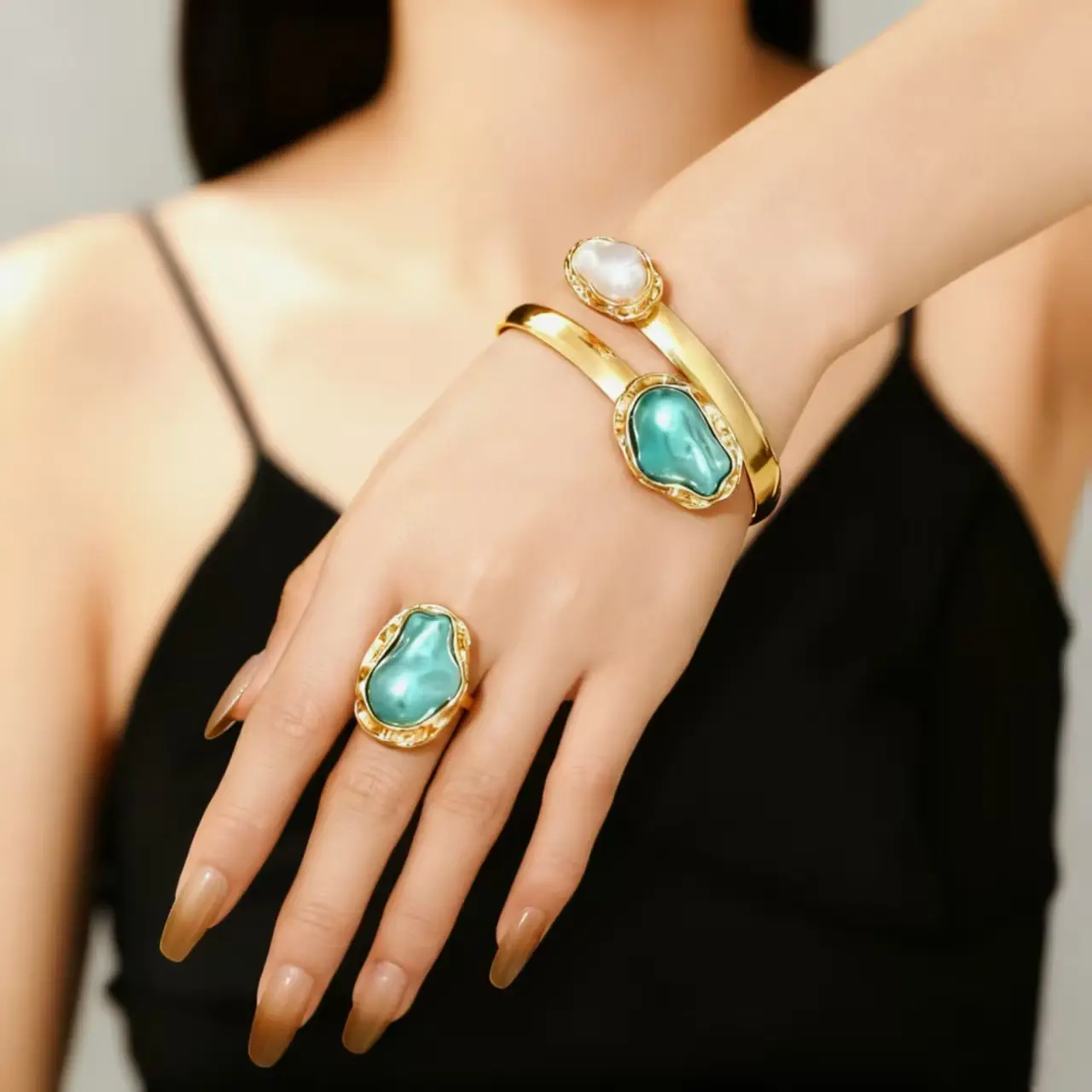 Pearl Necklace Set with Pearl Bracelet and Baroque Design - Image 58
