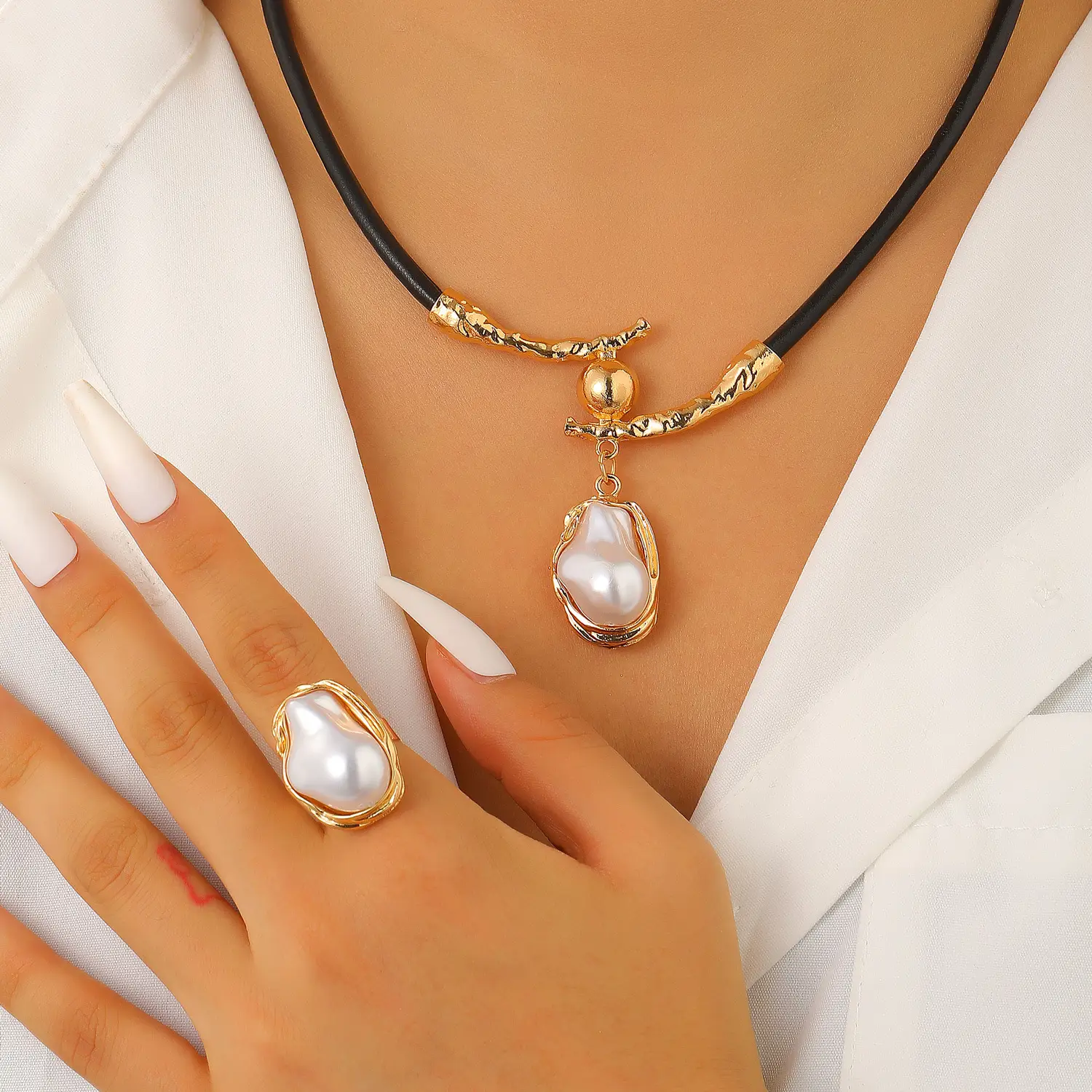 Pearl Necklace Set with Pearl Bracelet and Baroque Design - Image 60