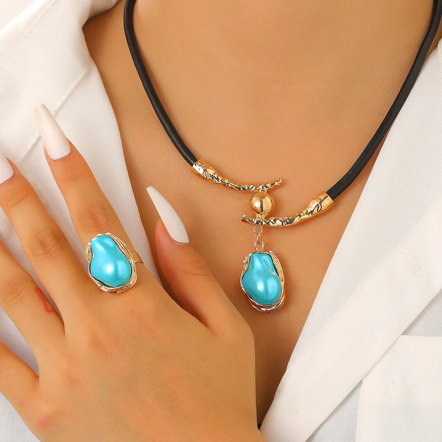 Pearl Necklace Set with Pearl Bracelet and Baroque Design - Image 64