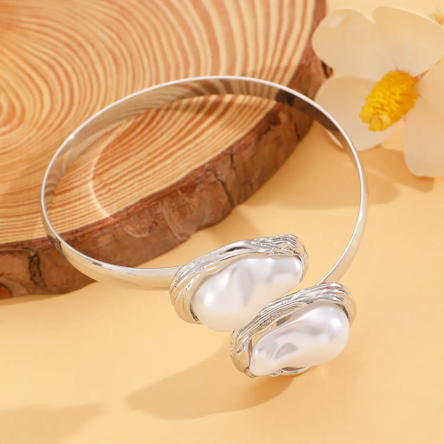 Pearl Necklace Set with Pearl Bracelet and Baroque Design - Image 8