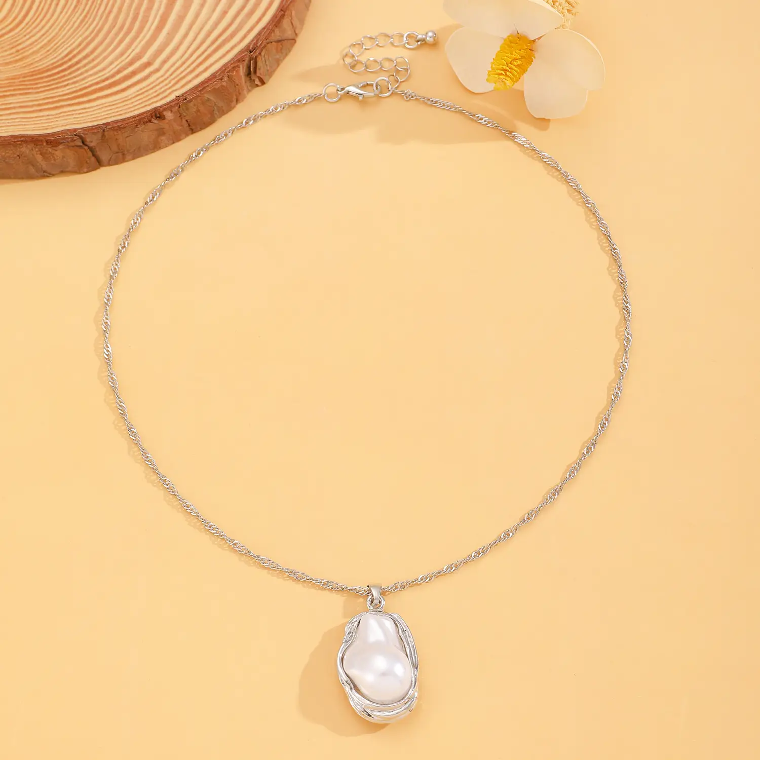 Pearl Necklace Set with Pearl Bracelet and Baroque Design - Image 9