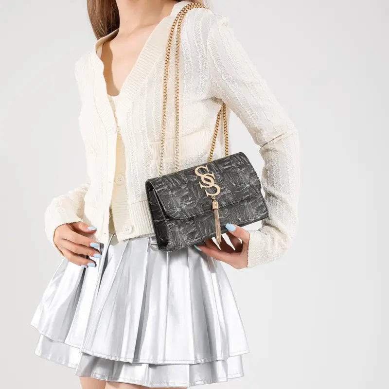 White Chain Shoulder Bag for Women 2024 Winter - Image 9