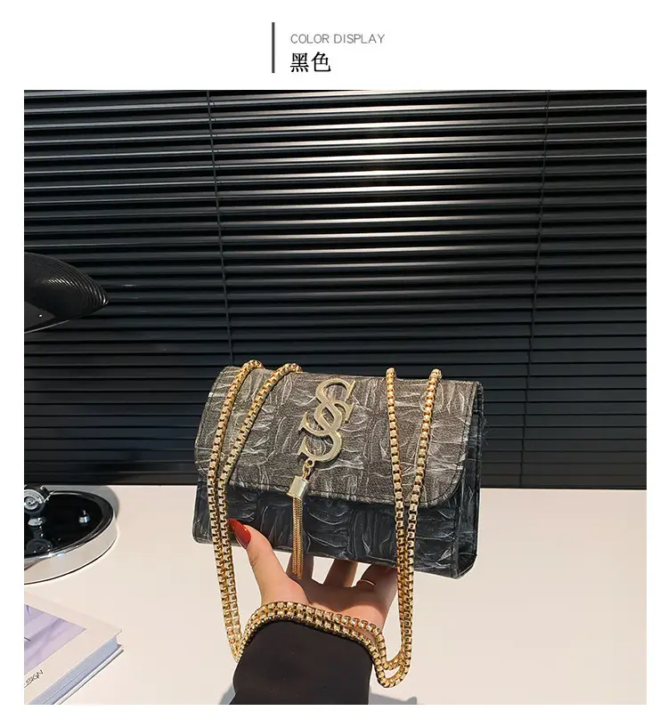White Chain Shoulder Bag for Women 2024 Winter — feature 10