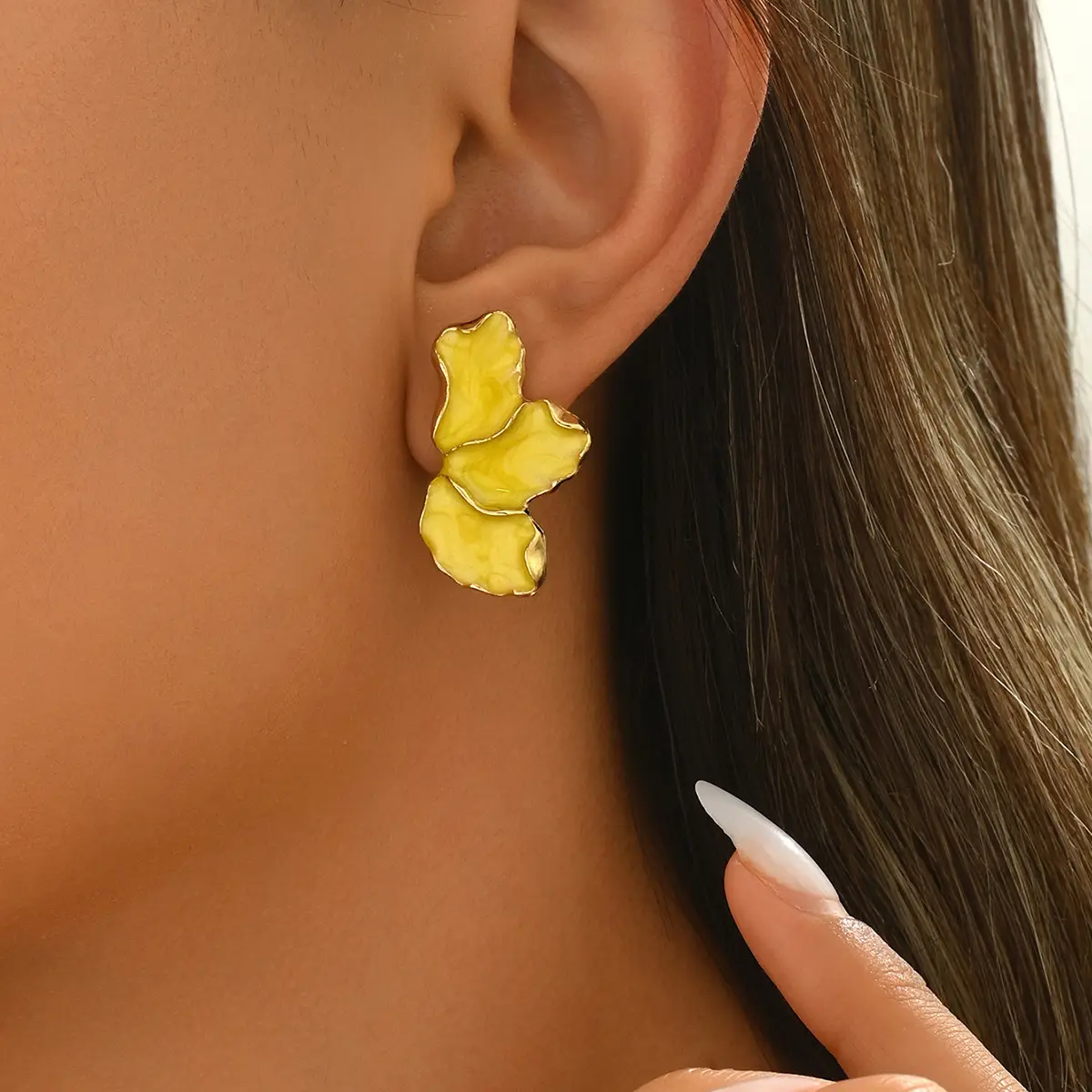 Japanese Clover Petal Earrings Purple Gold — feature 3