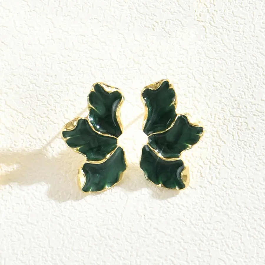 Japanese Clover Petal Earrings Purple Gold