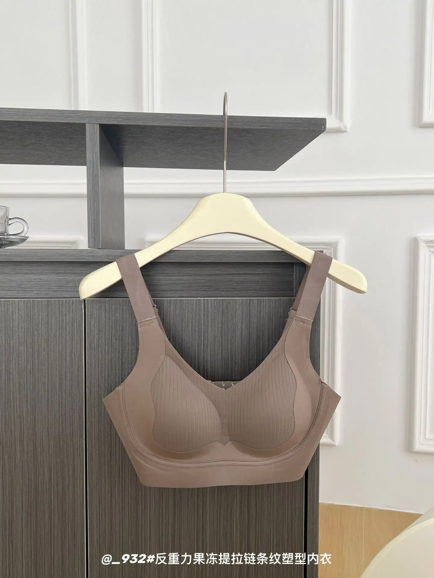 Women's Jelly Lifting Bra with Anti-Gravity Design - Image 5