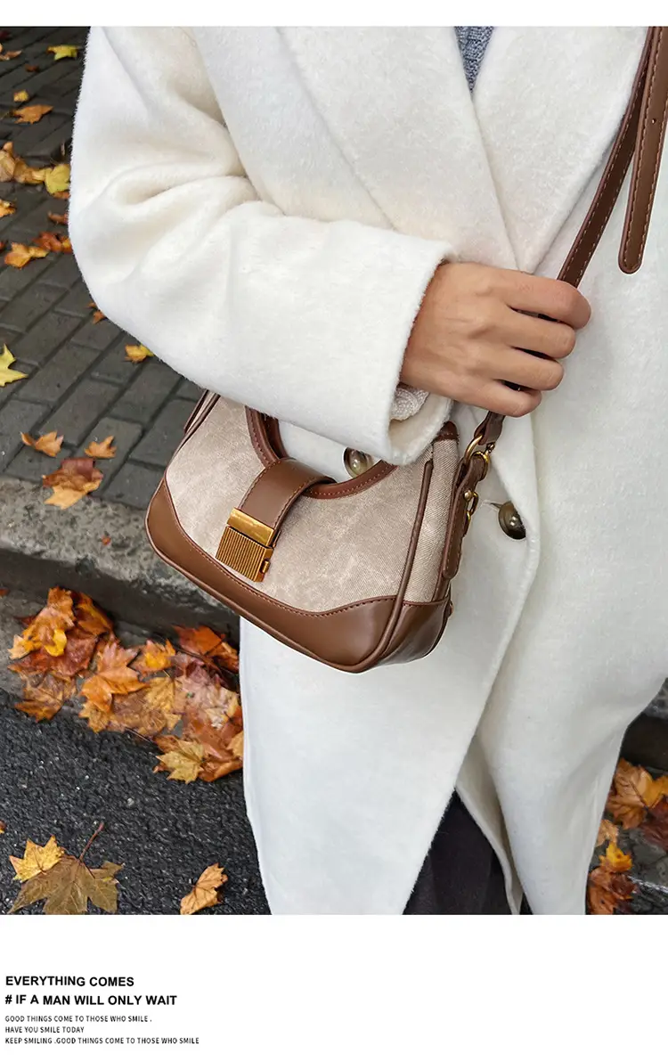 Vintage Black Crossbody Bag with Gold Chain & Leather Strap — feature 6