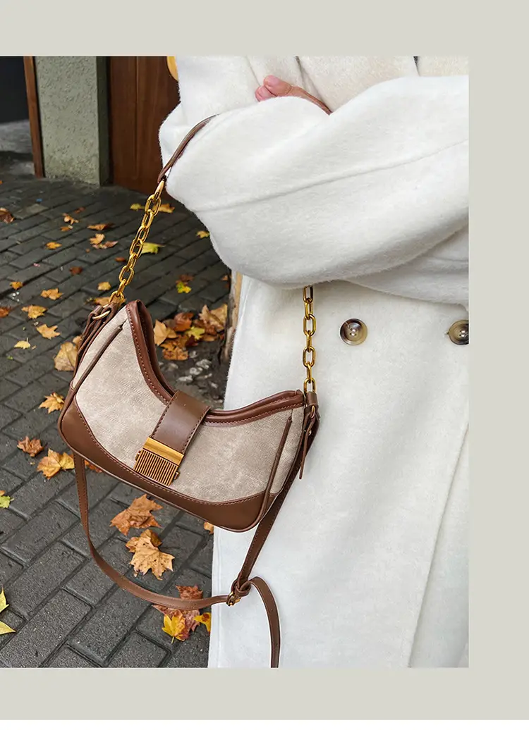 Vintage Black Crossbody Bag with Gold Chain & Leather Strap — feature 9