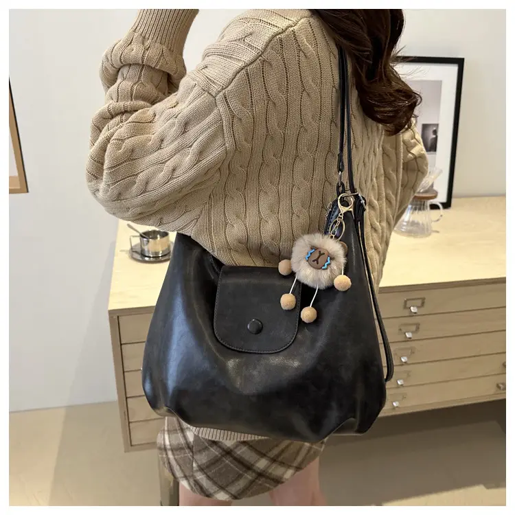 Women's Black Leather Tote Bag Large Capacity Lightweight Travel Backpack — feature 12