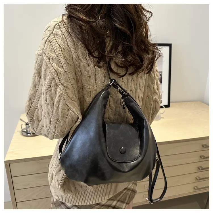 Women's Black Leather Tote Bag Large Capacity Lightweight Travel Backpack — feature 32