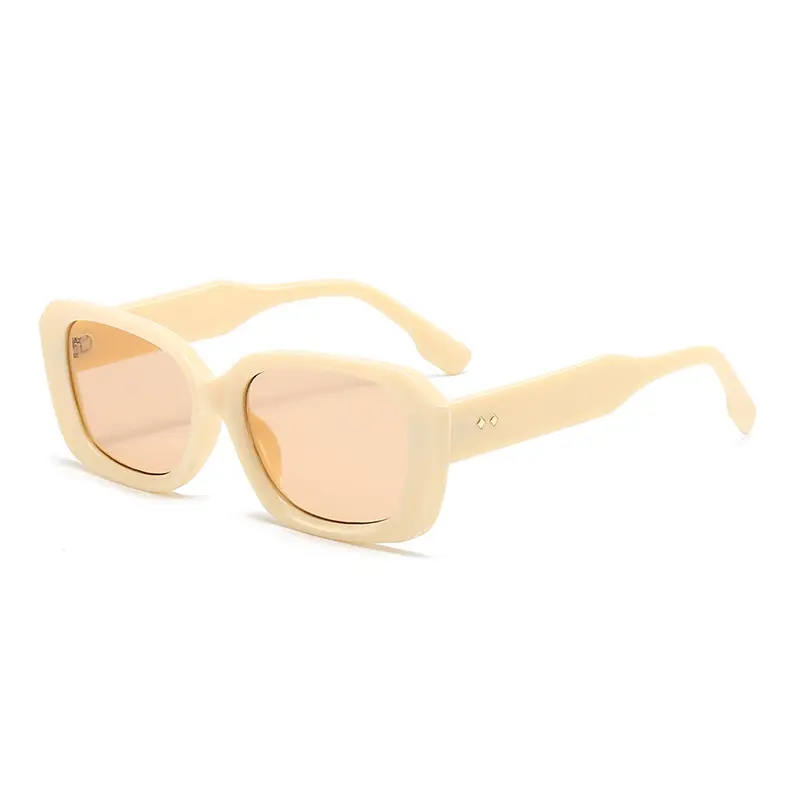 Black Square Sunglasses for Women UV Protection - Image 4