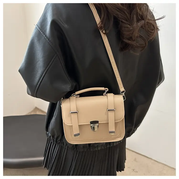 Women's White Leather Shoulder Crossbody Bag 2024 — feature 11