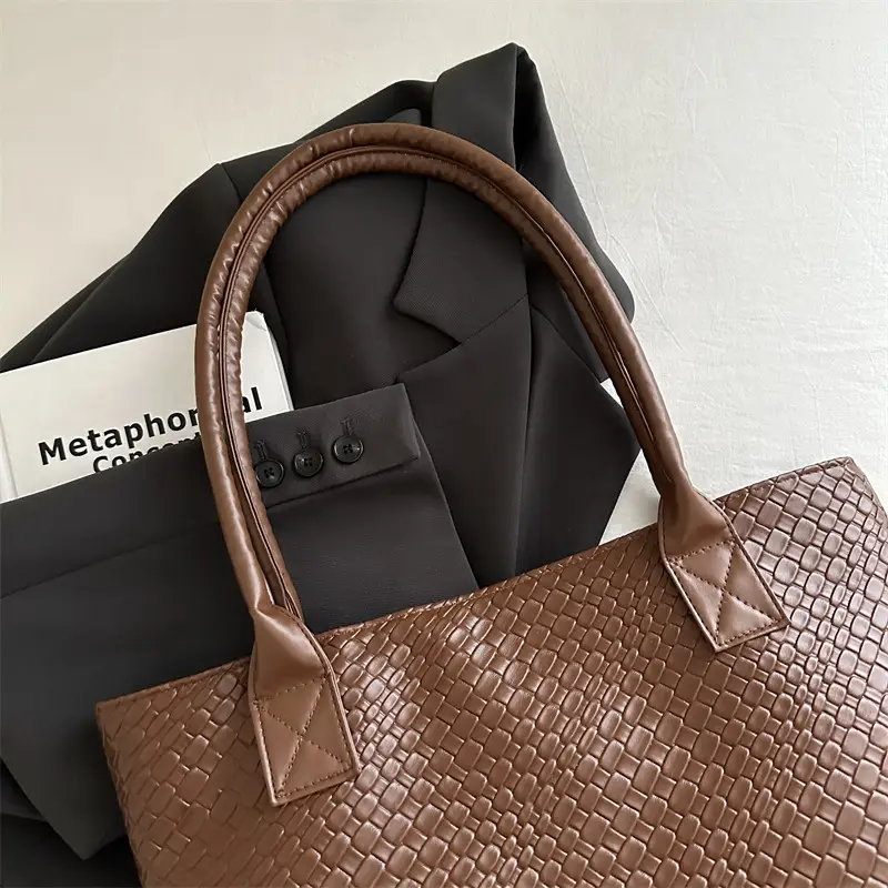 Women's Woven Brown Shoulder Bag Large Capacity Winter Fashion Commuter - Image 7
