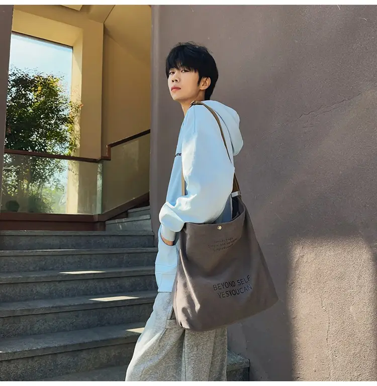 Large Capacity Crossbody Bag for Men Women Retro Ruiying Shoulder Bag — feature 24