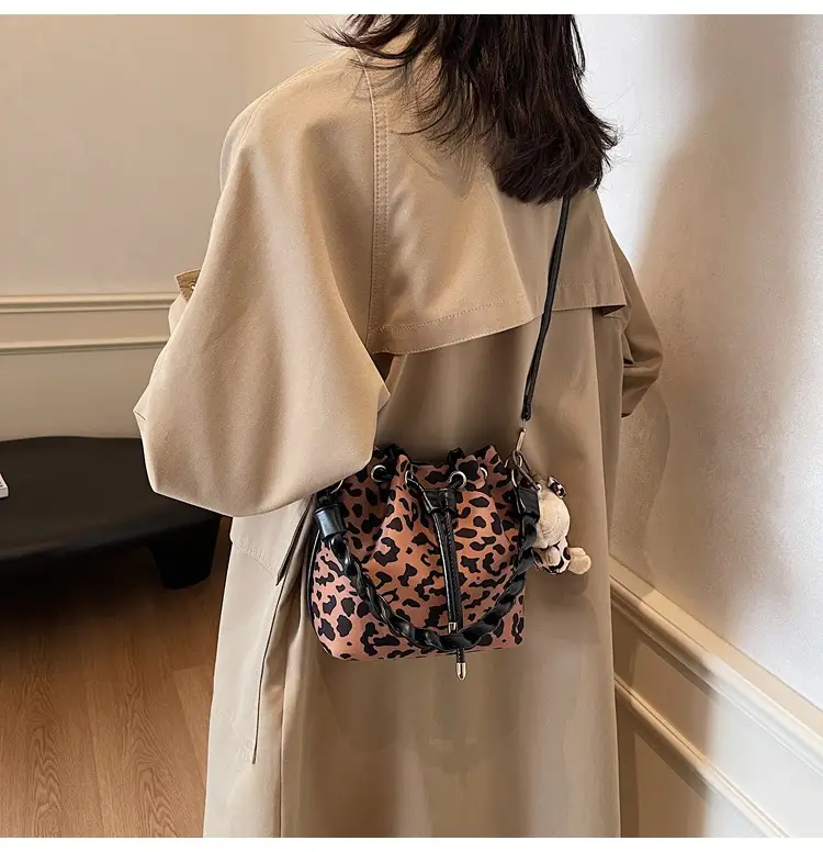 Leopard Print Shoulder Bag for Women 2024 New Arrival — feature 17