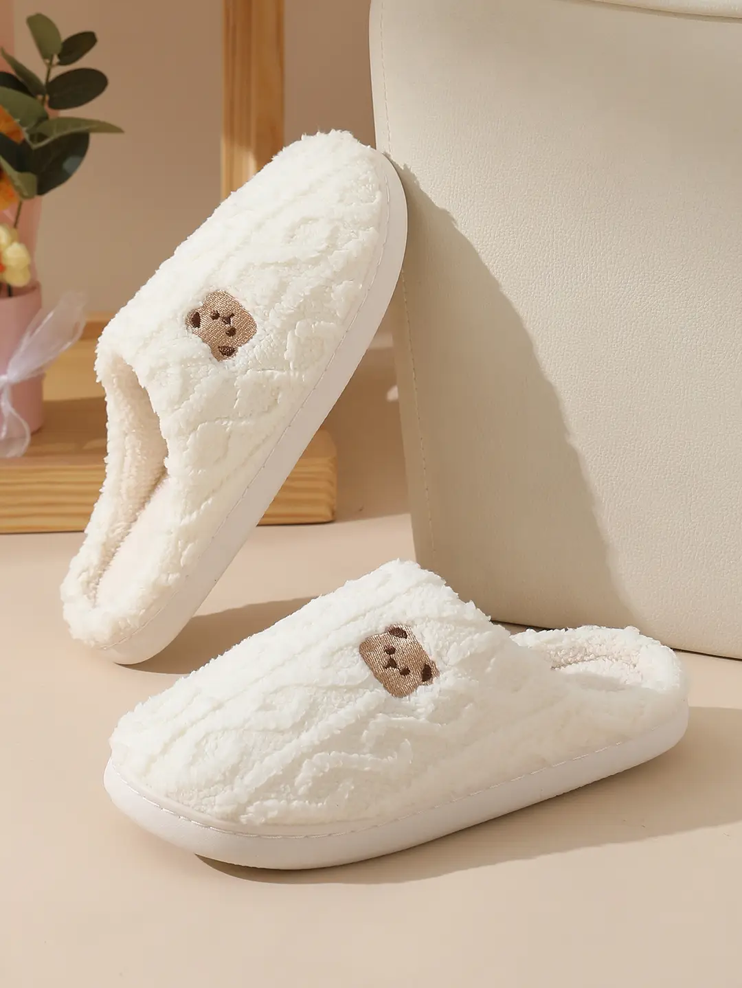 Cotton Slippers Women's Autumn and Winter New Style Bear Indoor Home Non-slip Household Couple Men's Winter Warm Cotton Slippers — feature 1
