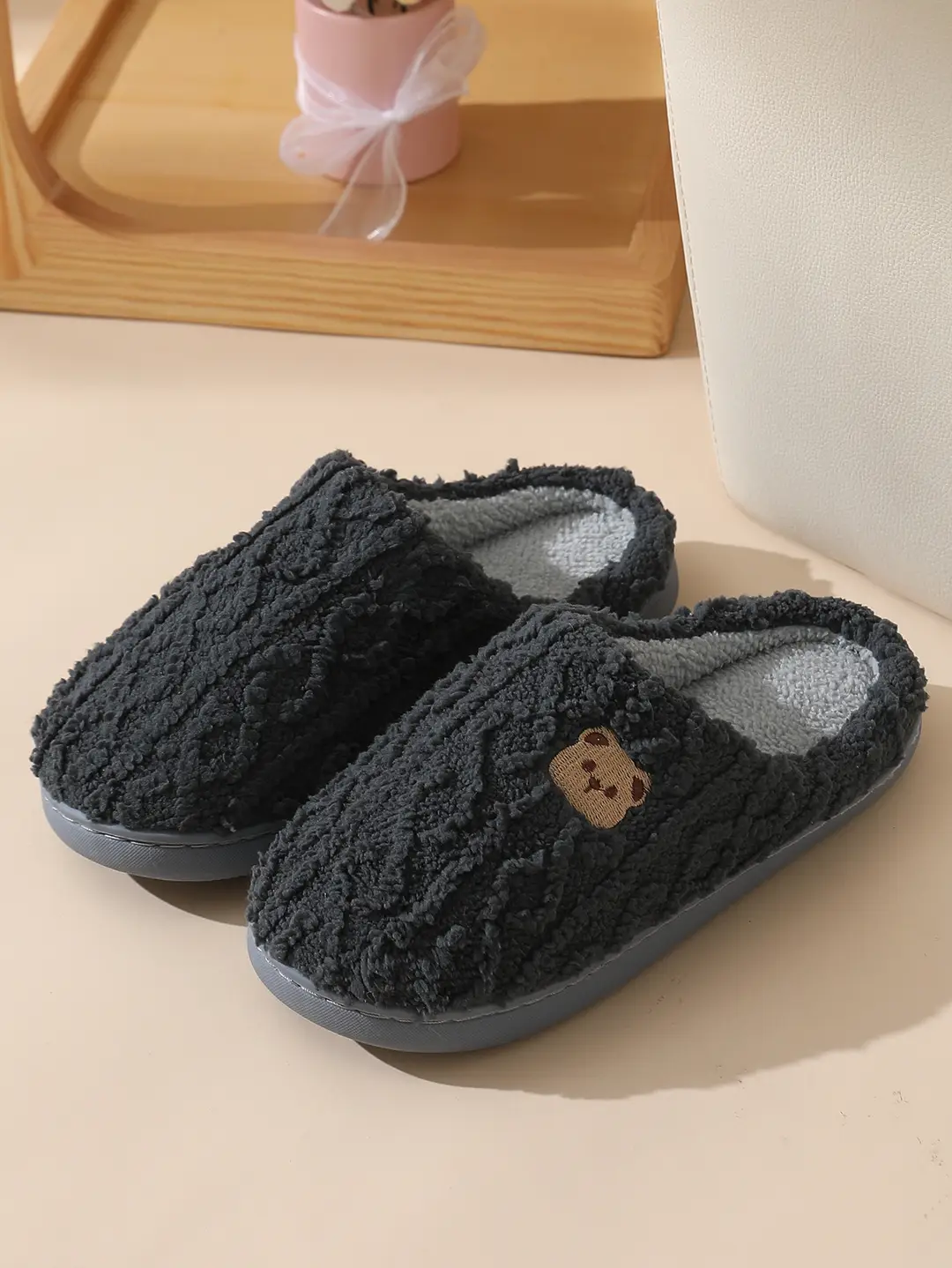 Cotton Slippers Women's Autumn and Winter New Style Bear Indoor Home Non-slip Household Couple Men's Winter Warm Cotton Slippers — feature 11
