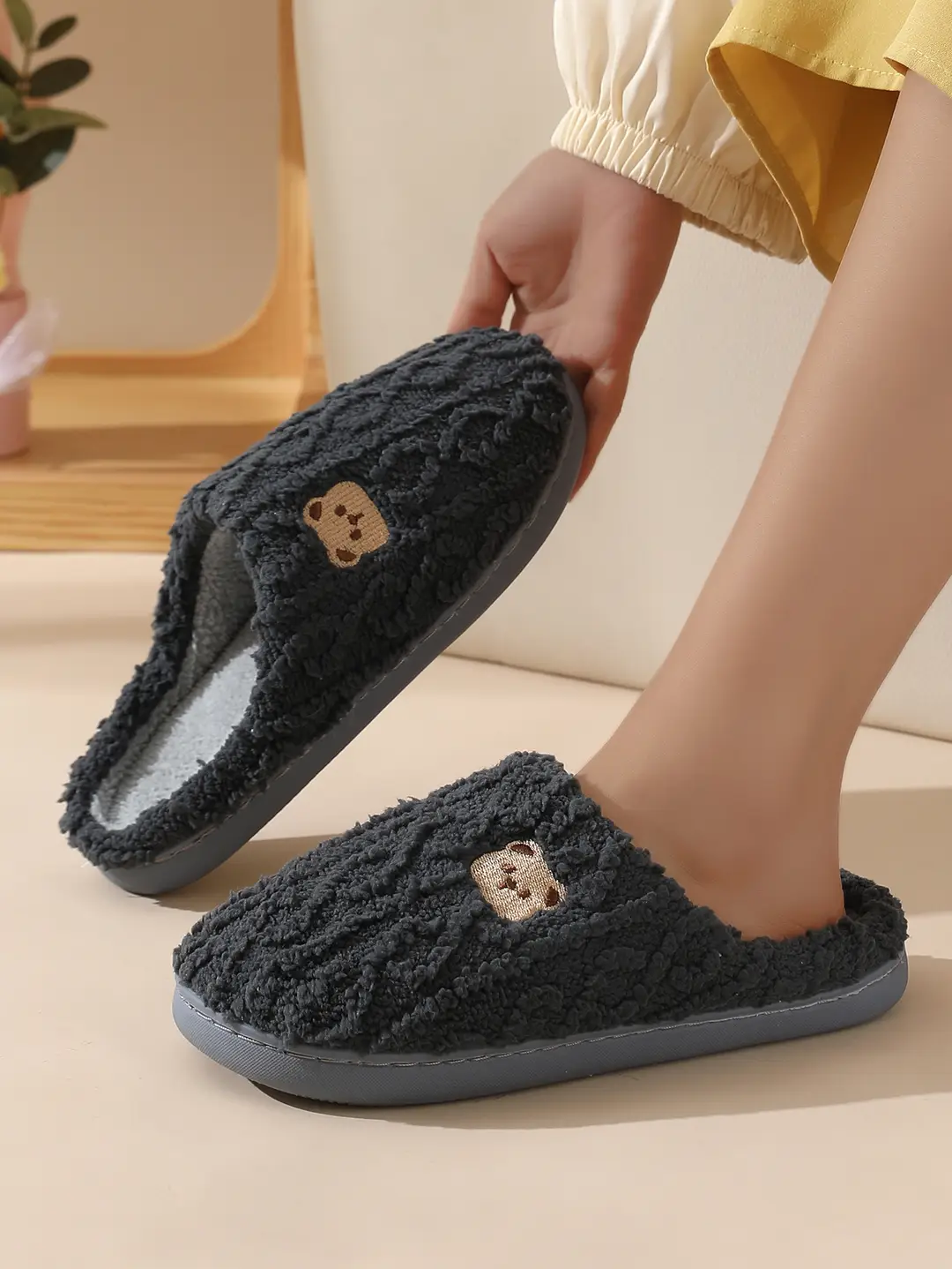 Cotton Slippers Women's Autumn and Winter New Style Bear Indoor Home Non-slip Household Couple Men's Winter Warm Cotton Slippers — feature 15