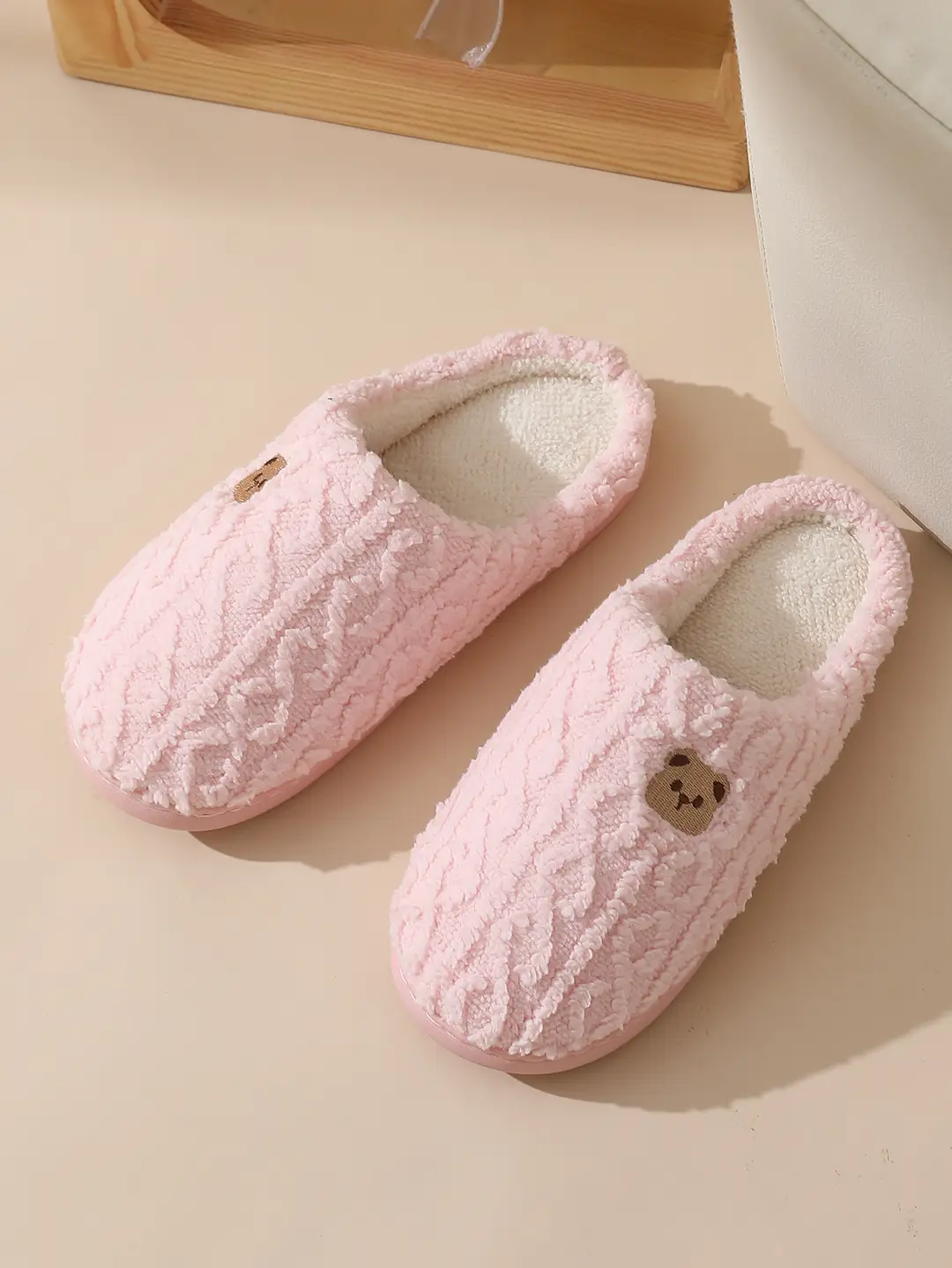 Cotton Slippers Women's Autumn and Winter New Style Bear Indoor Home Non-slip Household Couple Men's Winter Warm Cotton Slippers — feature 7