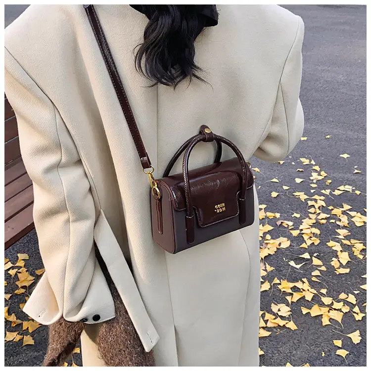 Women Retro Square Bag 2025 New Crossbody Commuter — feature 24
