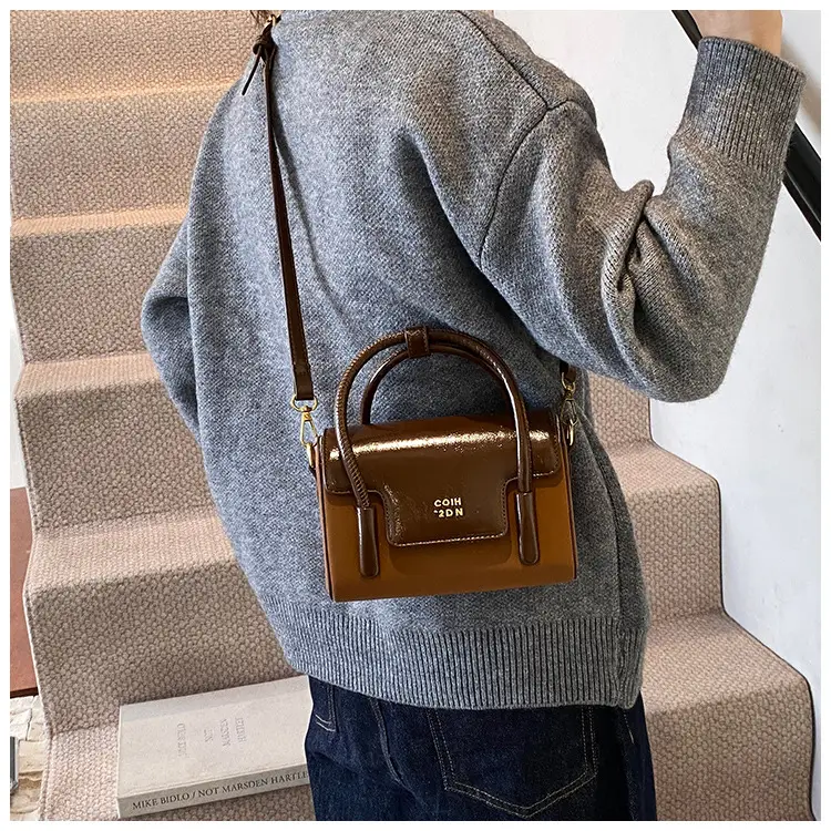 Women Retro Square Bag 2025 New Crossbody Commuter — feature 32