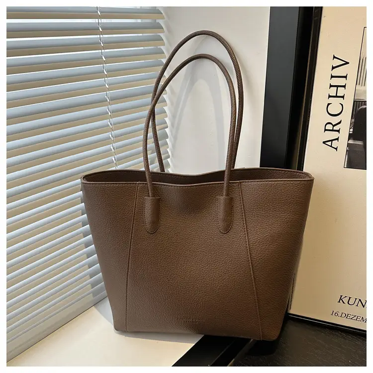 Large Capacity Soft Leather Tote Bag Beige 2024 — feature 12