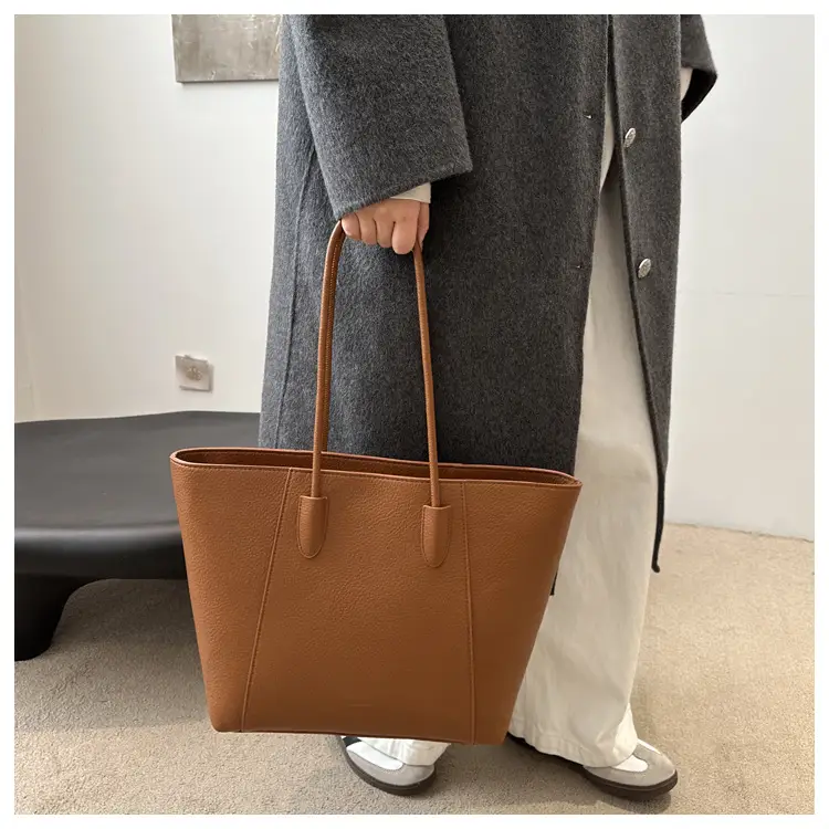 Large Capacity Soft Leather Tote Bag Beige 2024 — feature 16