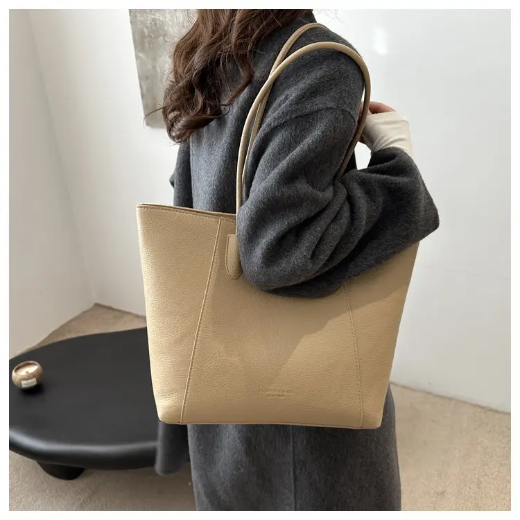 Large Capacity Soft Leather Tote Bag Beige 2024 — feature 17