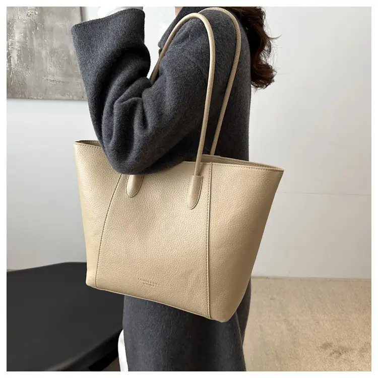 Large Capacity Soft Leather Tote Bag Beige 2024 — feature 18