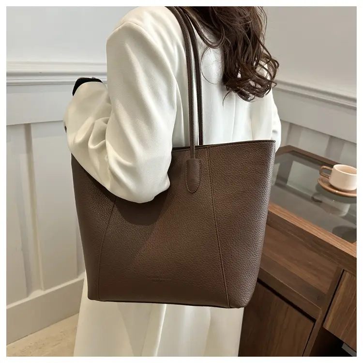 Large Capacity Soft Leather Tote Bag Beige 2024 — feature 21