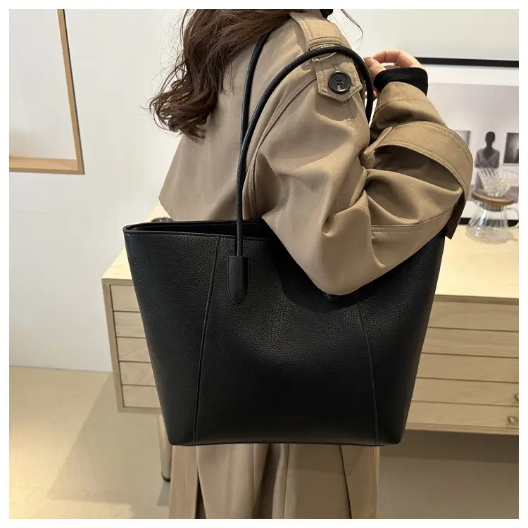 Large Capacity Soft Leather Tote Bag Beige 2024 — feature 23