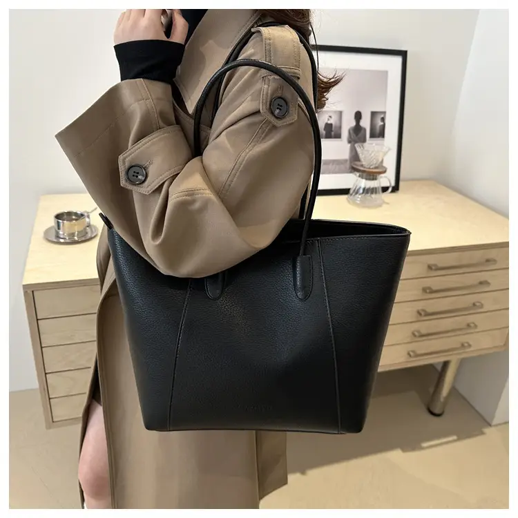Large Capacity Soft Leather Tote Bag Beige 2024 — feature 24