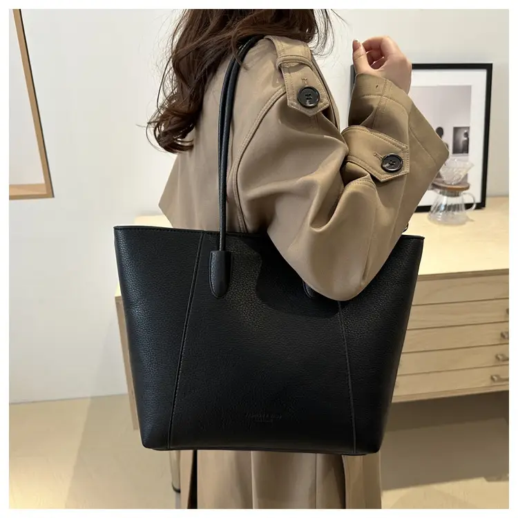 Large Capacity Soft Leather Tote Bag Beige 2024 — feature 25