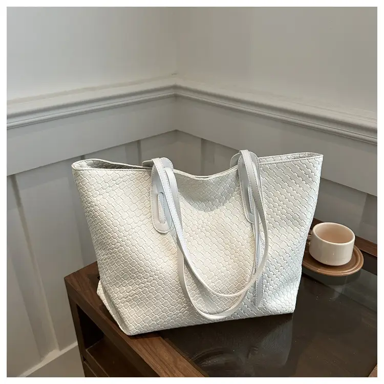 Women's Large Capacity Tote Bag with Woven Pattern - Image 6
