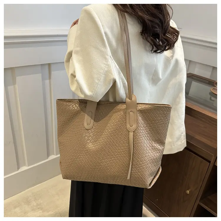 Women's Large Capacity Tote Bag with Woven Pattern - Image 8