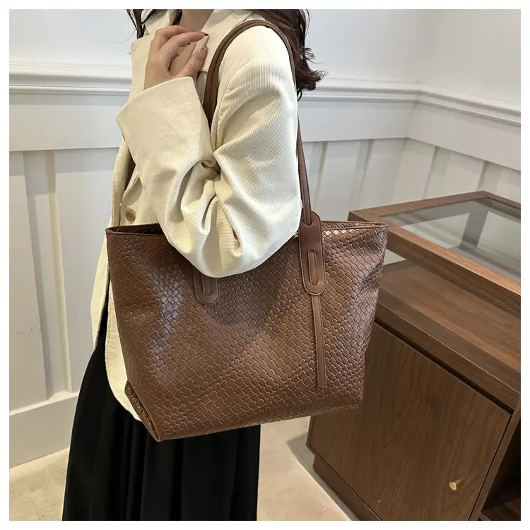 Women's Large Capacity Tote Bag with Woven Pattern — feature 11