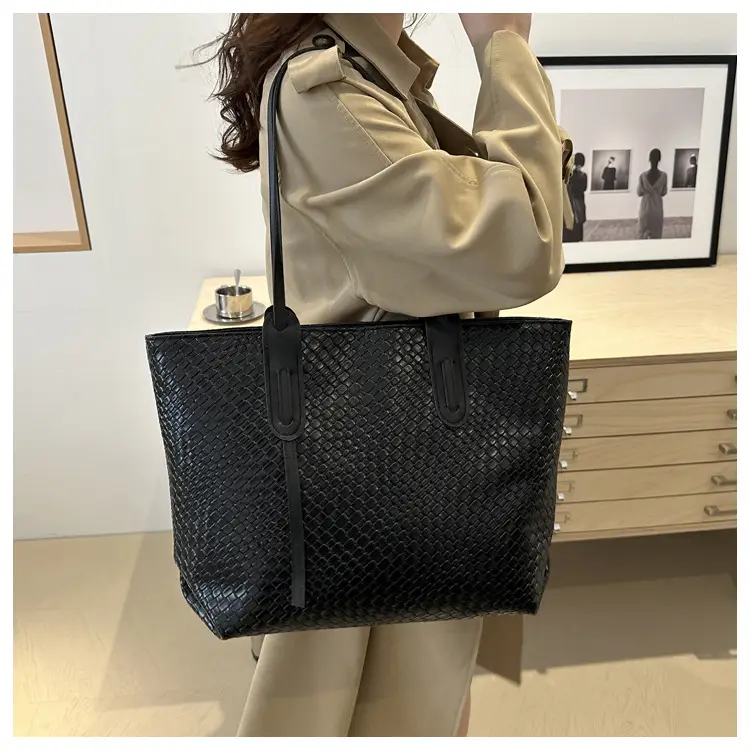 Women's Large Capacity Tote Bag with Woven Pattern — feature 21