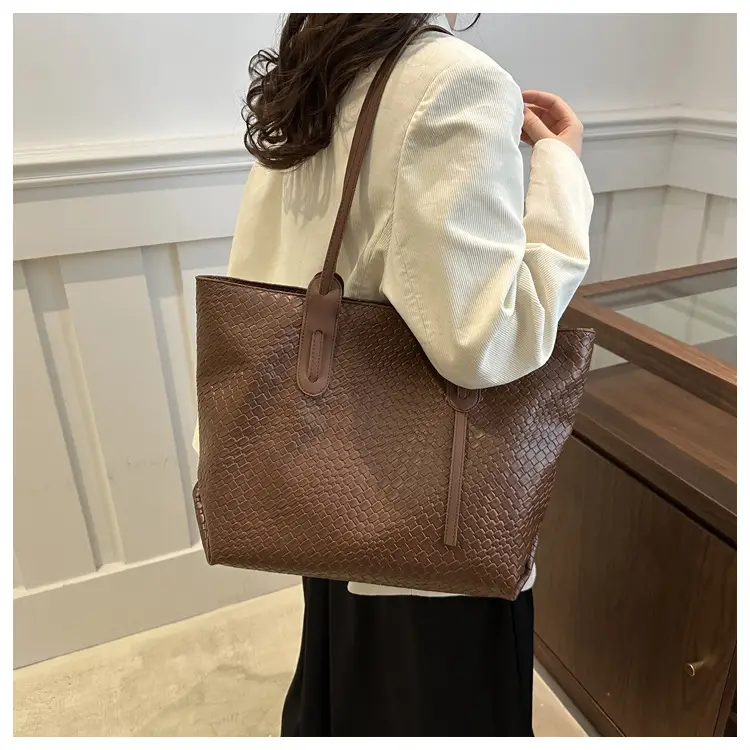 Women's Large Capacity Tote Bag with Woven Pattern — feature 9