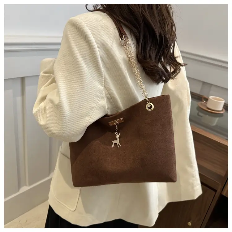 Vintage Chain Shoulder Bag Women's Black 2024 Winter — feature 16