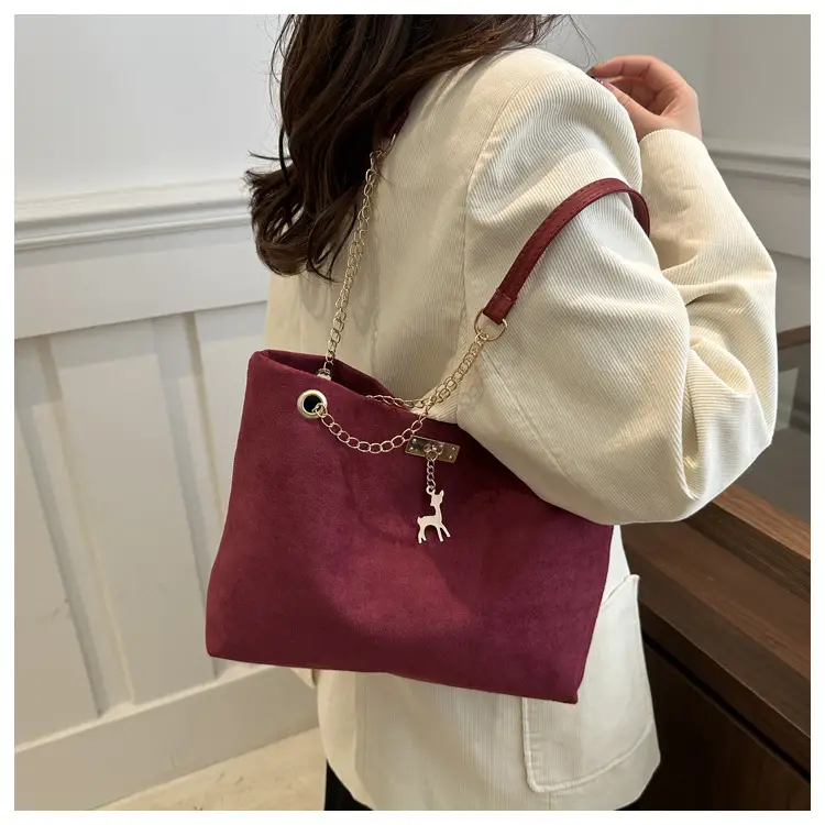 Vintage Chain Shoulder Bag Women's Black 2024 Winter — feature 17